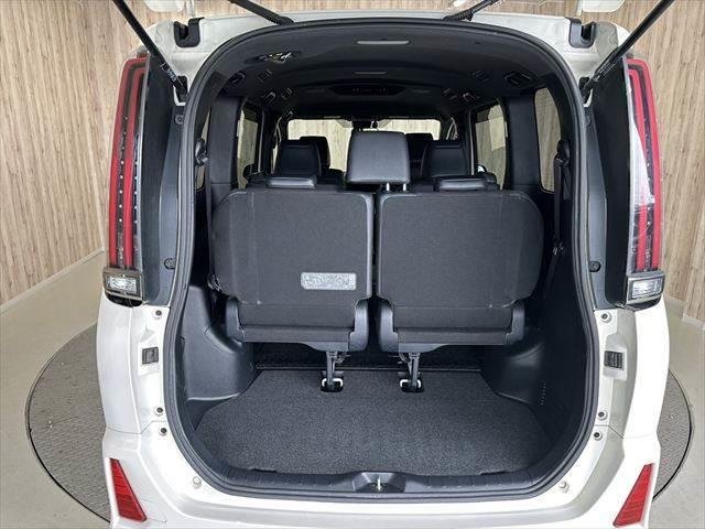 TOYOTA NOAH HYBRID SI WxB 2018