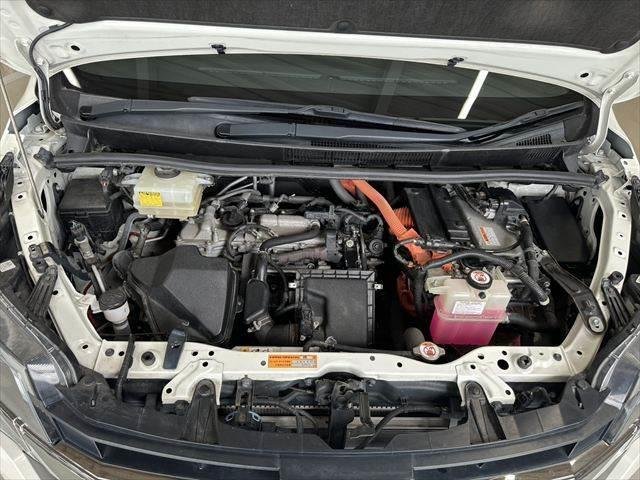 TOYOTA NOAH HYBRID SI WxB 2018