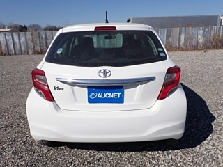 TOYOTA VITZ 2016