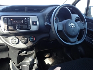 TOYOTA VITZ 2016