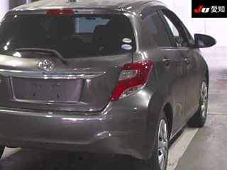 TOYOTA VITZ 2015 grey