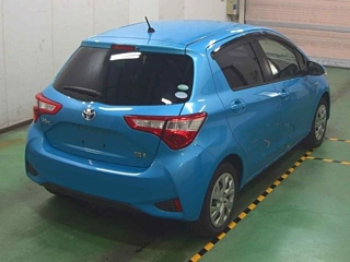 TOYOTA VITZ 2017