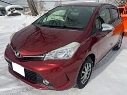 TOYOTA VITZ 2015