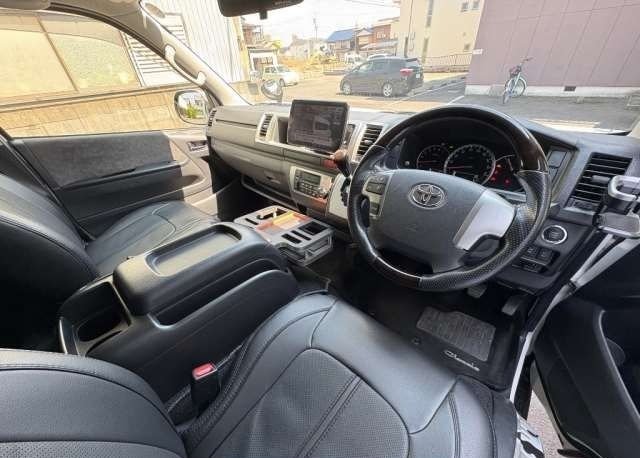 TOYOTA HIACE WAGON 2019