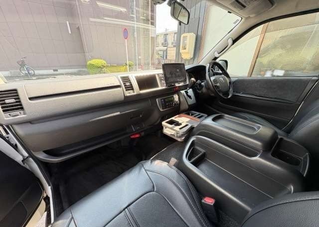 TOYOTA HIACE WAGON 2019