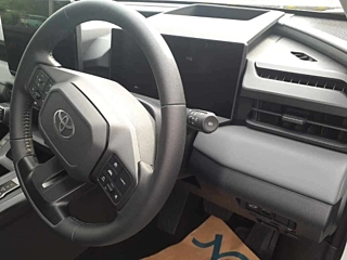 TOYOTA RAV4 2026 White Pearl