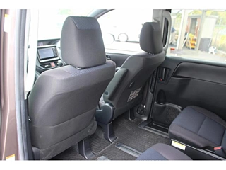 TOYOTA NOAH 2017 BROWN