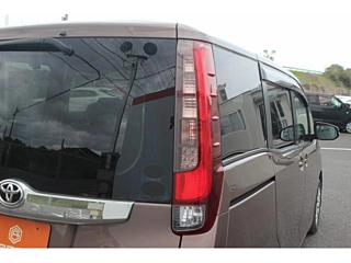 TOYOTA NOAH 2017 BROWN