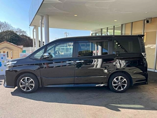 TOYOTA VOXY 2020 BLACK