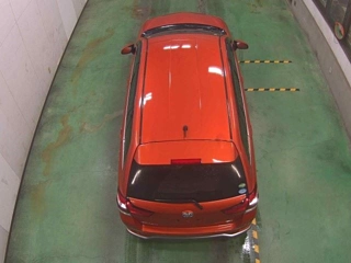 TOYOTA COROLLA FIELDER 2017 orange
