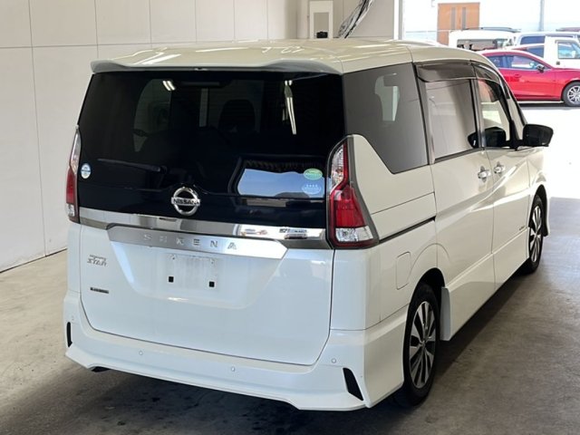NISSAN SEREENA 2018