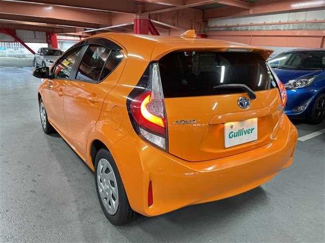 2019 Toyota Aqua Hybrid - Image 3
