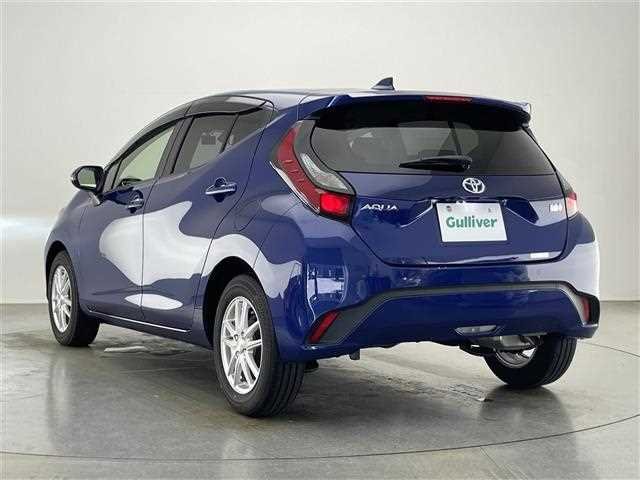 2022 Toyota Aqua Hybrid - Image 3
