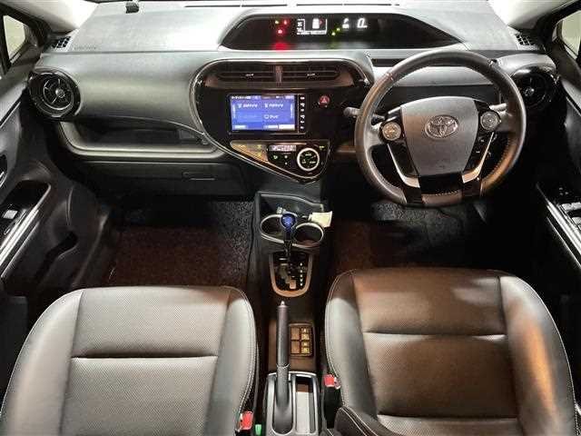 2019 Toyota Aqua Hybrid - Image 4