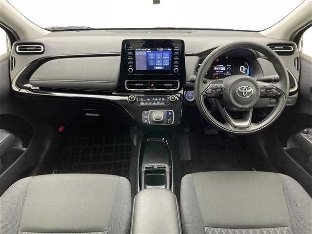 2022 Toyota Aqua Hybrid - Image 4