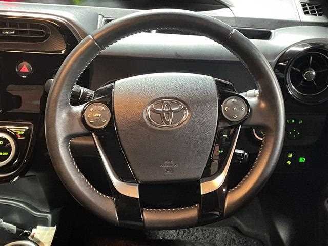 2019 Toyota Aqua Hybrid - Image 6
