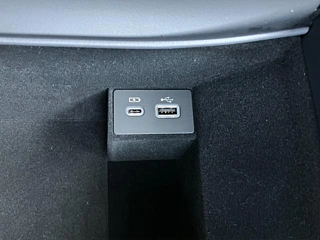 2025 Lexus LS Hybrid 4WD - Image 48