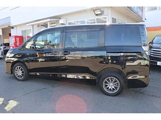2018 Toyota Voxy 4WD - Image 4