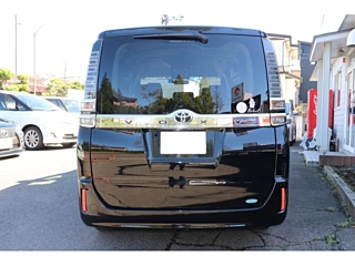 2018 Toyota Voxy 4WD - Image 6