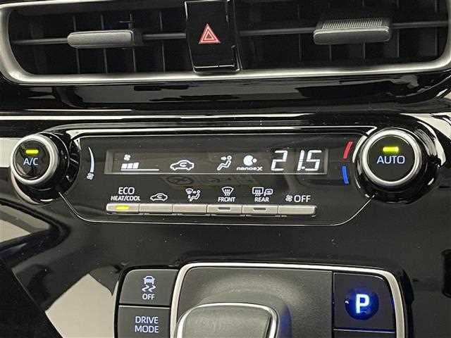 2022 Toyota Aqua Hybrid - Image 10