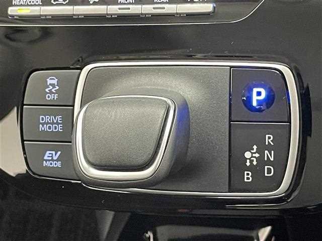 2022 Toyota Aqua Hybrid - Image 11