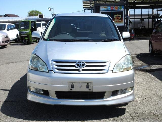 2003 Toyota Ipsum