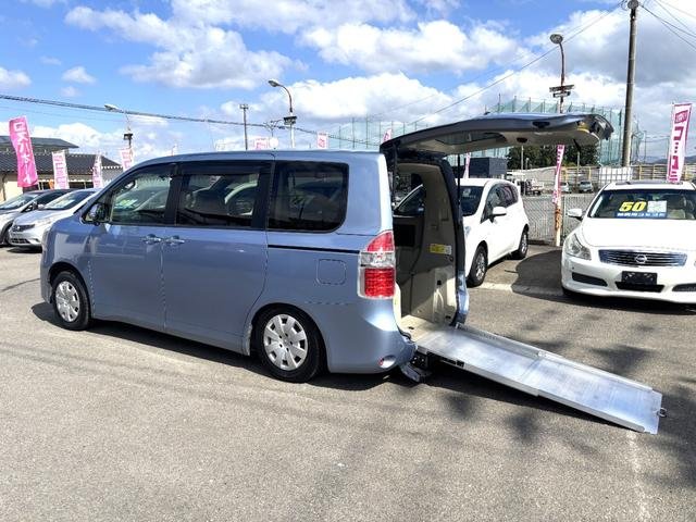 2010 Toyota Noah 4WD
