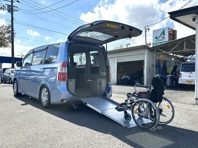 2010 Toyota Noah 4WD