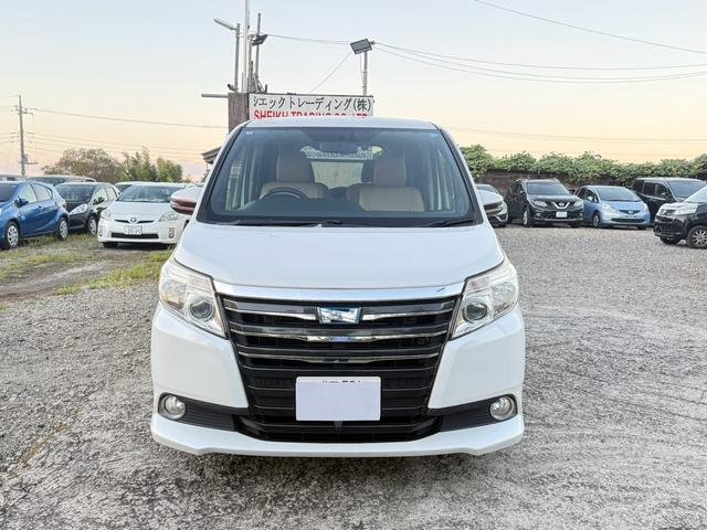 2014 Toyota Noah Hybrid