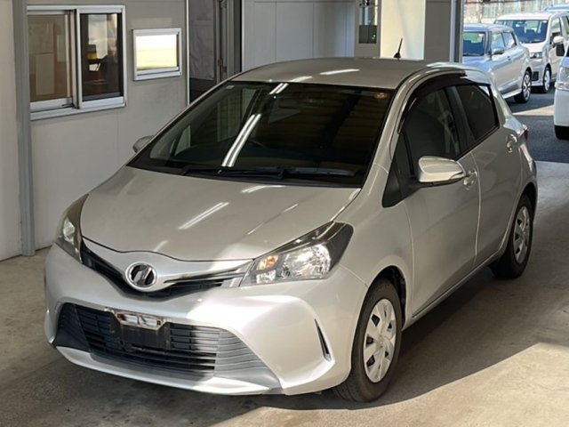 2015 Toyota Vitz F