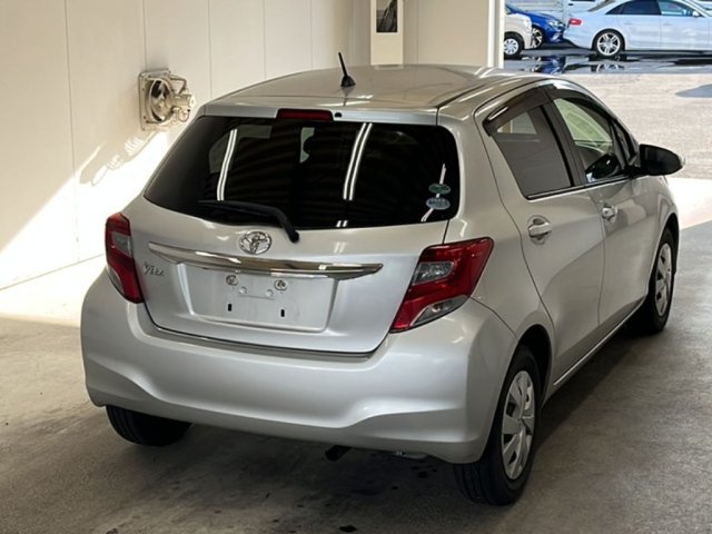 2015 Toyota Vitz F