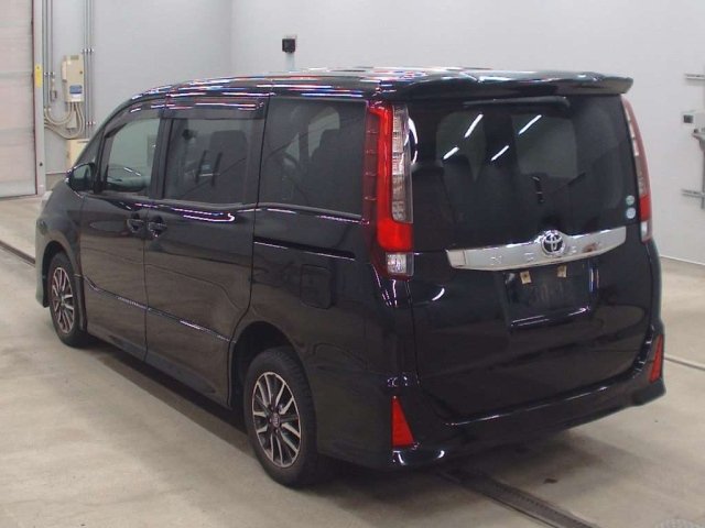 2016 Toyota Noah Si 4WD