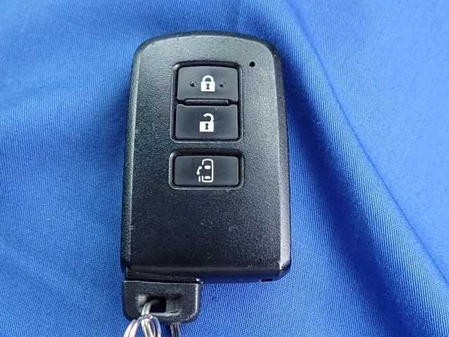 2018 Toyota Noah Hybrid X