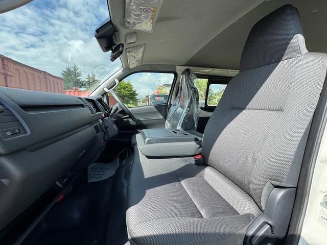 2025 Mazda Brawny Van 4WD