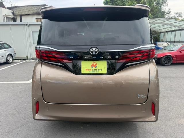 2025 Toyota Alphard Hybrid 4WD
