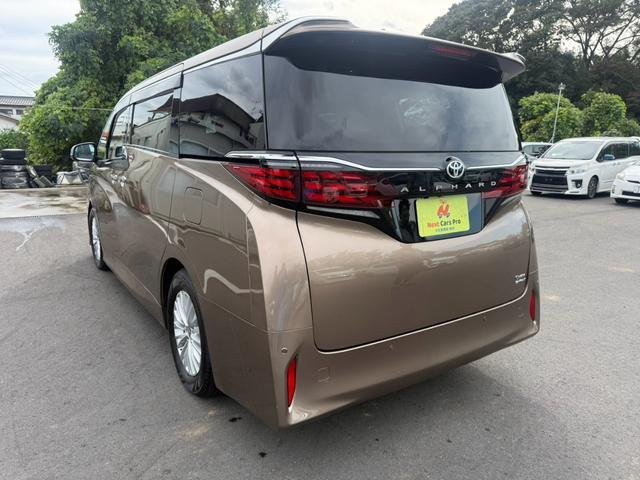 2025 Toyota Alphard Hybrid 4WD