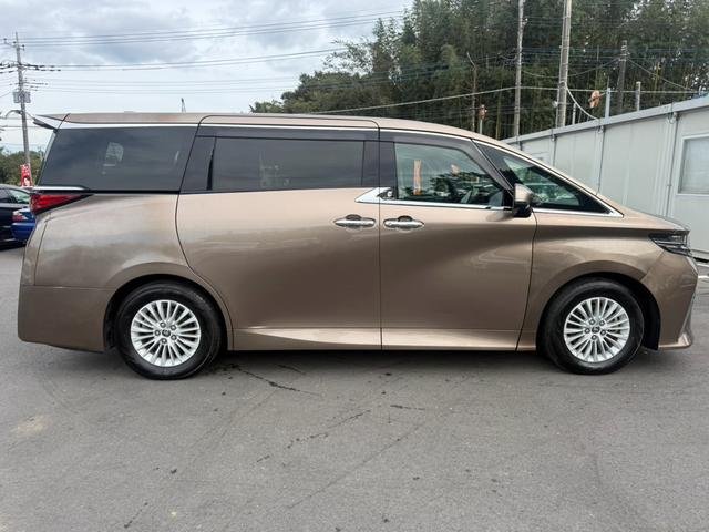 2025 Toyota Alphard Hybrid 4WD