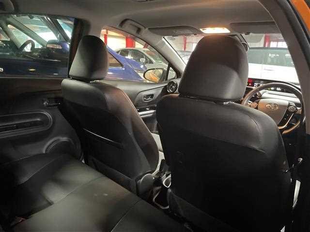 2019 Toyota Aqua Hybrid - Image 16