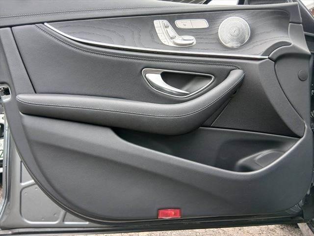 MERCEDES BENZ E-CLASS E200 AVANTGARDE SPORT - Image 18