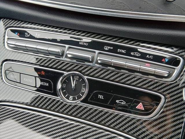 MERCEDES BENZ E-CLASS E200 AVANTGARDE SPORT - Image 27