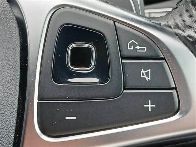 MERCEDES BENZ E-CLASS E200 AVANTGARDE SPORT - Image 29
