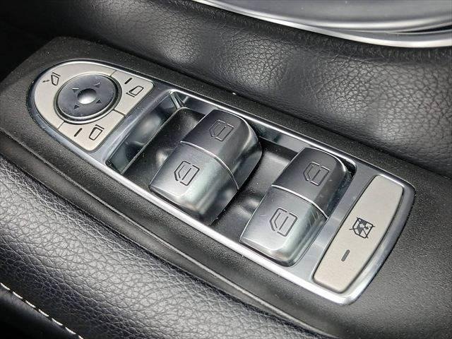 MERCEDES BENZ E-CLASS E200 AVANTGARDE SPORT - Image 37