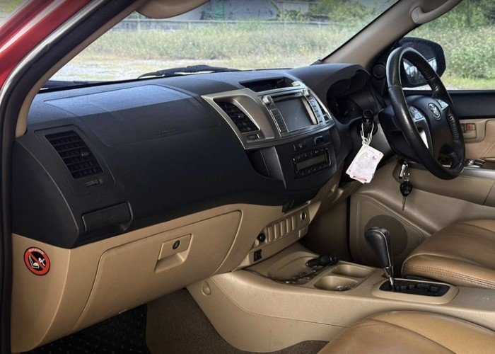 Japanes Type Toyota Hilux – TWO THREE JAPAN
